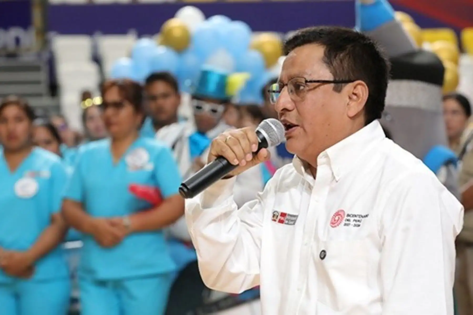 El ministro de Salud, César Vásquez, participó en la Semana de Vacunación en las Américas en Villa El Salvador. Foto: ANDINA/difusión.