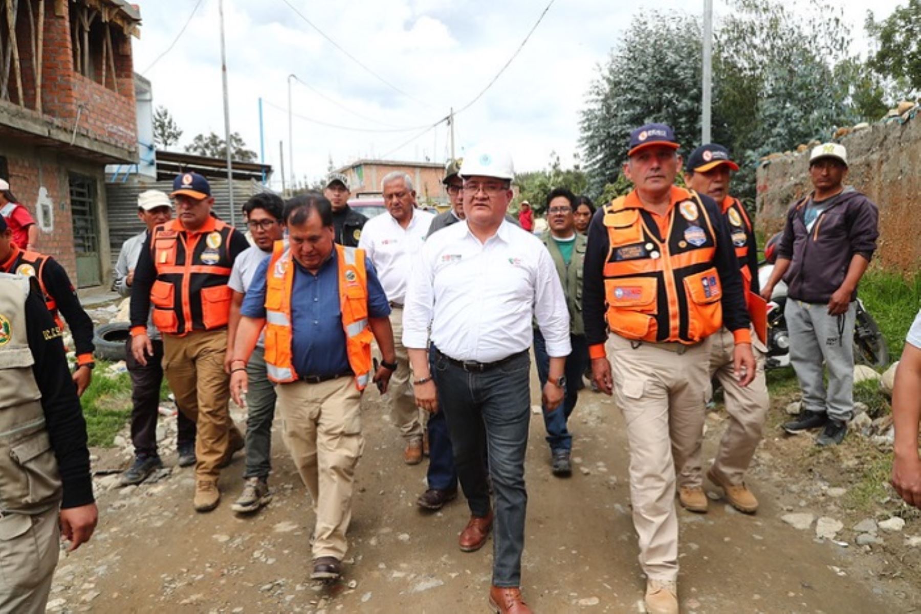 El ministro del Ambiente supervisó la situación en la zona afectada por la avalancha. Foto: ANDINA/difusión.