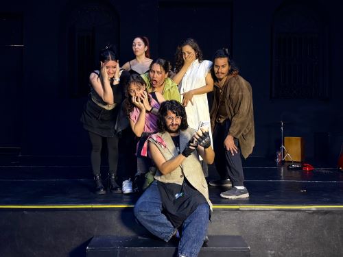 Obra de teatro interdisciplinaria Rocola Huracán.