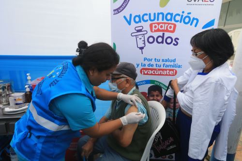 Hospital Luis Negreiros acoge jornada de vacunación gratuita en el marco de la Semana de la Vacunación en las Américas
