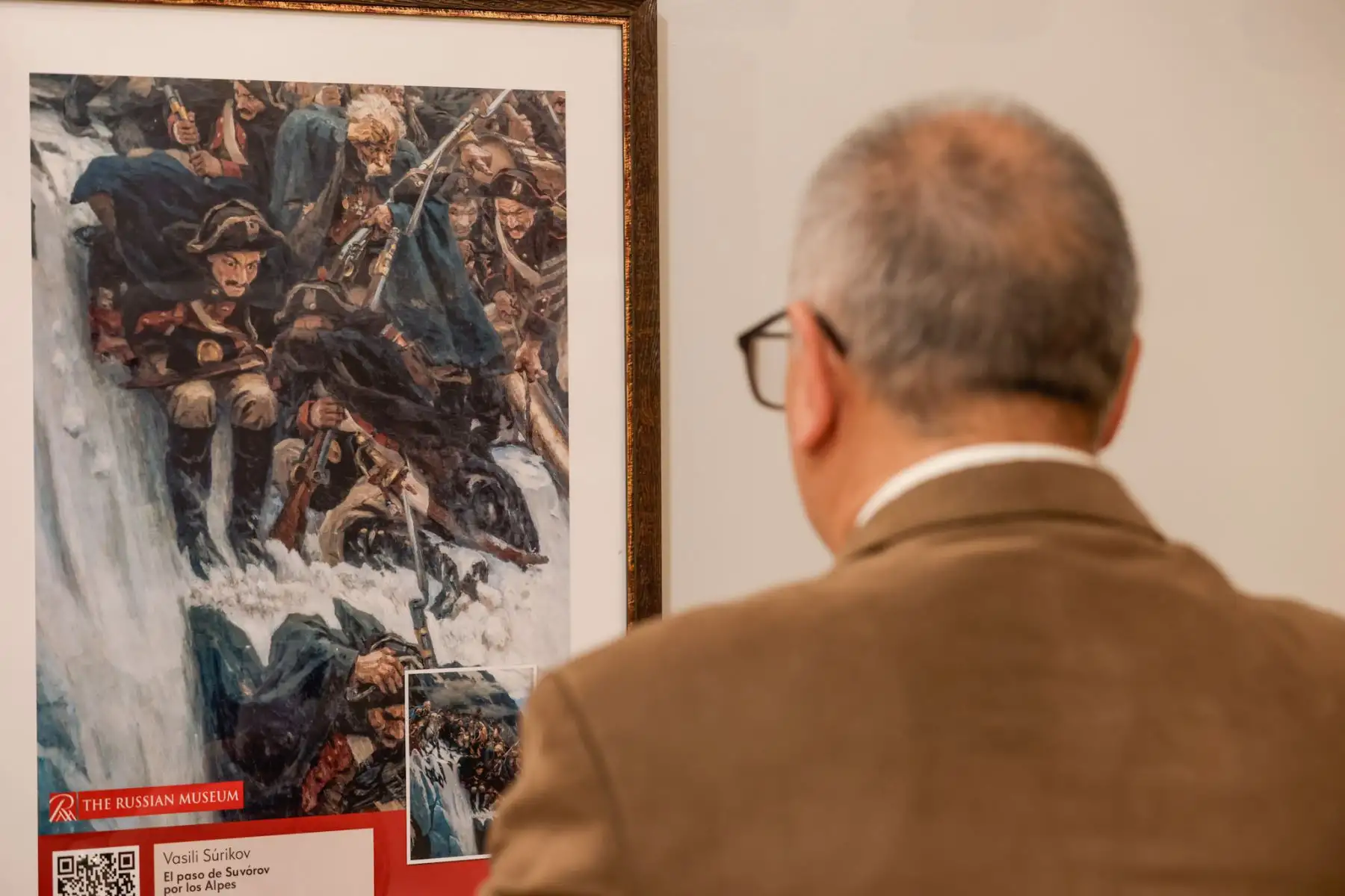 La exposición Obras Maestras del Museo Ruso fue inaugurada en el Teatro Municipal de Lima con la presencia del embajador de Rusia en Perú, Igor V. Romanchenko, representantes de la Municipalidad de Lima y diplomáticos acreditados. La muestra reúne 23 pinturas que resumen la historia del arte ruso con obras de artistas como Répin, Aivazovski, Briullov y Deineka. Se puede visitar del 30 de abril al 18 de mayo, de martes a domingo, de 9 a.m. a 6 p.m., con ingreso libre. Foto: ANDINA/Luis Iparraguirre