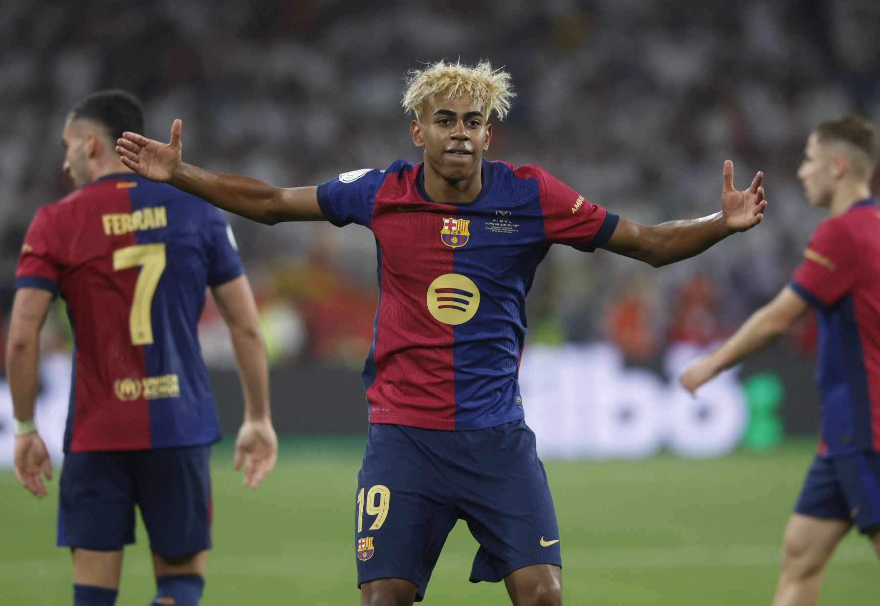 En el partido de ayer, la semifinal contra Inter de MIlan, Barcelona perdía por 2-0, pero apareció la gran figura de la noche: Lamine Yamal para una furiosa reacción que termino con un resultado de 3 a 3 y la satisfacción de un gran partido para los espectadores. AFP