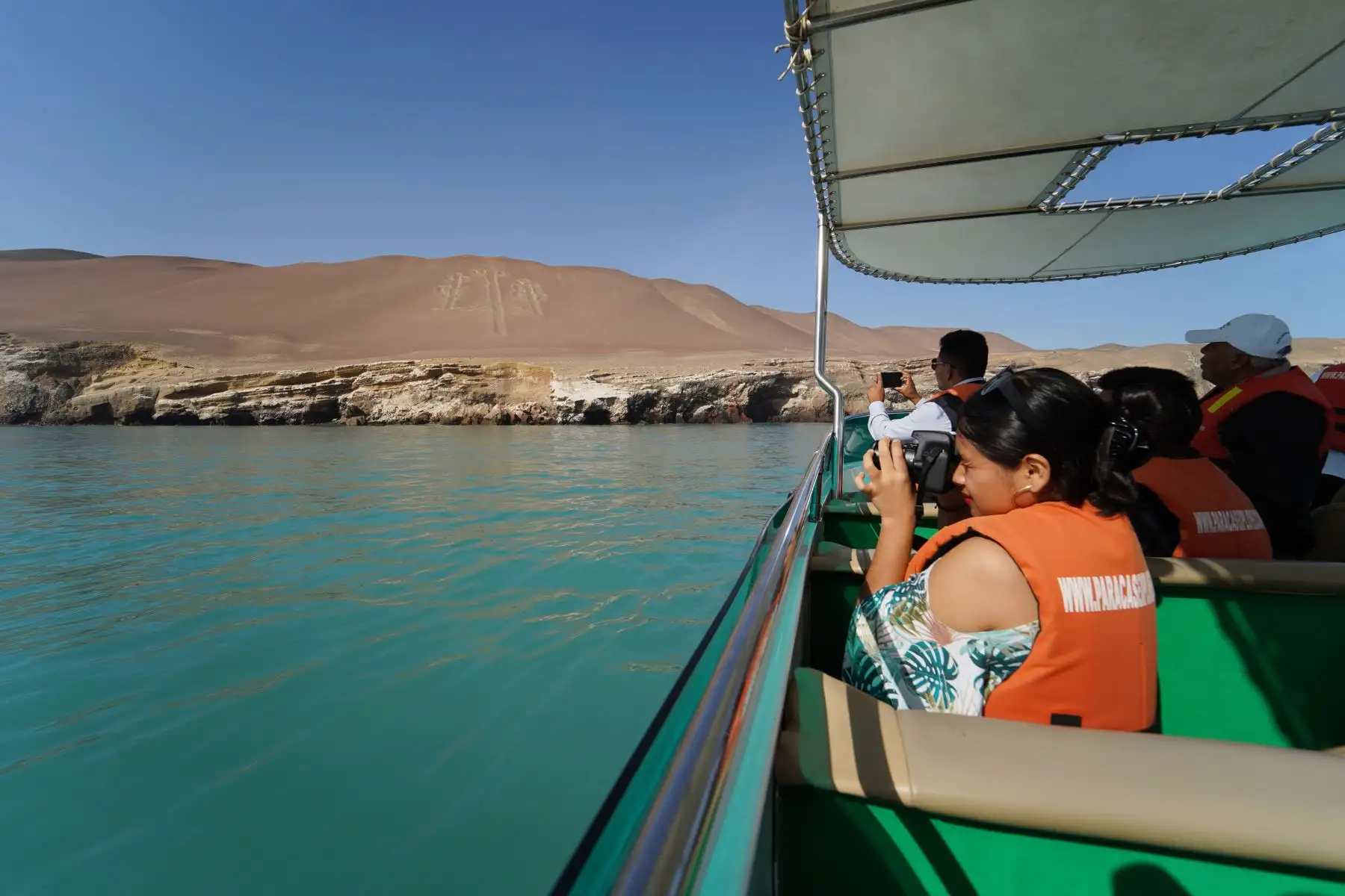 Las excursiones en embarcaciones turísticas a estas islas son una actividad imperdible para los amantes de la naturaleza y la vida silvestre. Foto:ANDINA/Genry Bautista