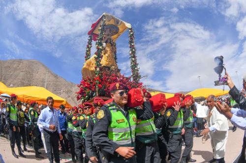 ¡Fe que mueve montañas! Más de 200 mil peregrinos caminan hacia la Mamita de Chapi en una noche de devoción y esperanza
