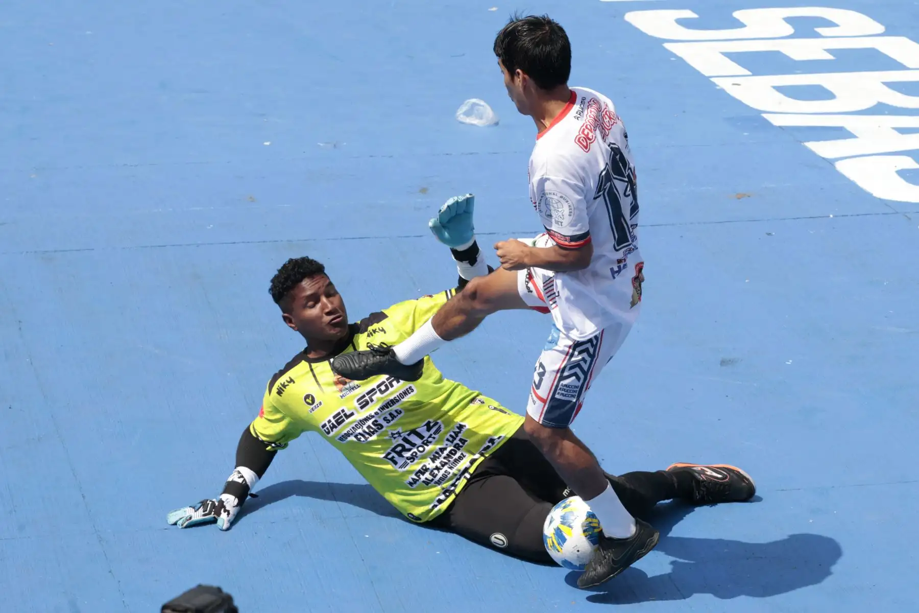 Debido a incidentes de agresiones a jugadores de fútbol y a un árbitro, el Mundialito de El Porvenir en su edición 2025 fue suspendido por la comisión organizadora mientras se disputaba la semifinal del torneo, al no contarse con las garantías de seguridad para los participantes y asistentes al evento.
Foto: ANDINA/Vidal Tarqui
