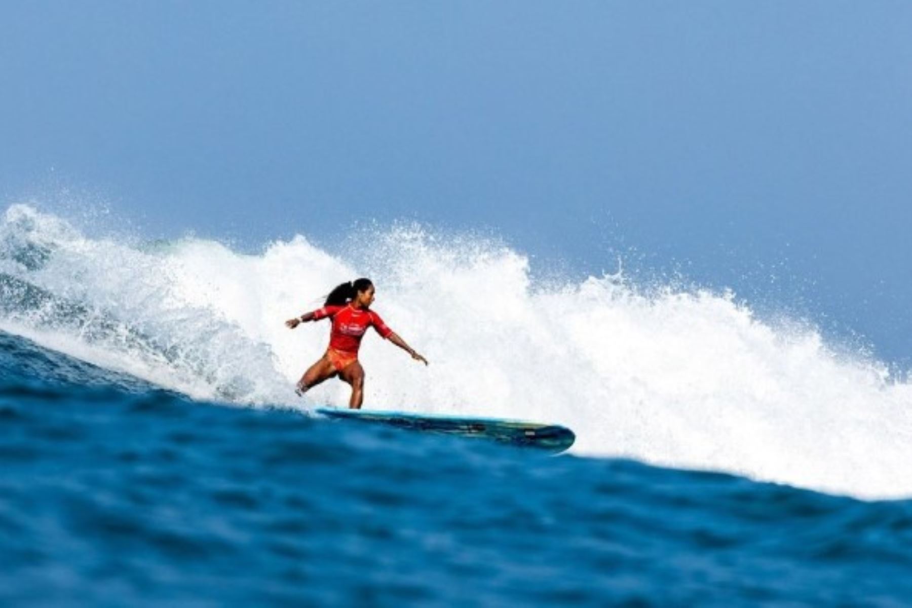  La surfista María Fernanda Reyes consiguió medalla de bronce para Perú en El Salvador. Foto: IPD/Difusión.