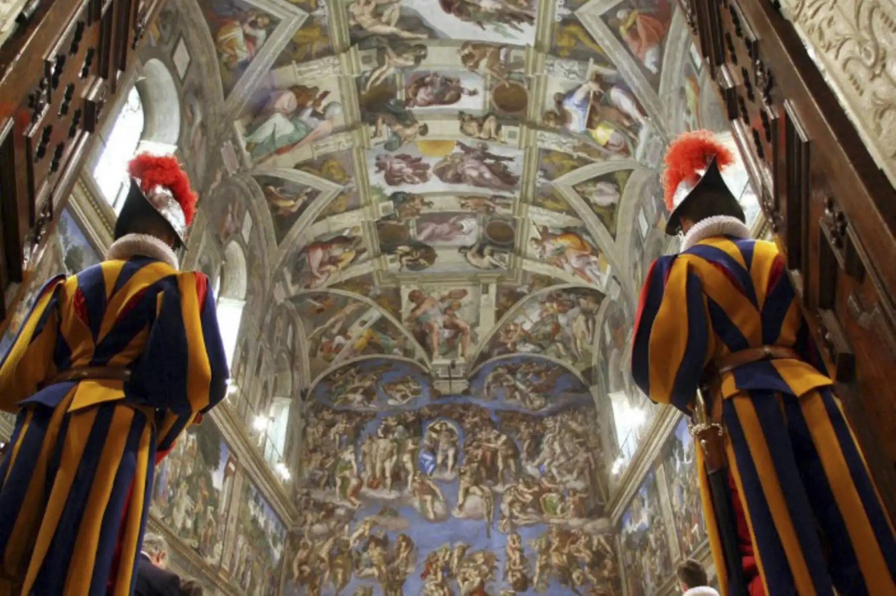 Guardia Suiza en la Capilla Sixtina de la Ciudad del Vaticano.

Foto: AFP