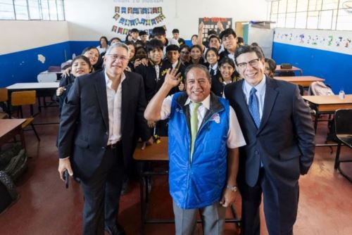 Alianza entre Fundación Romero y Asbanc, garantiza 200 horas de capacitación en habilidades blandas y digitales con certificación oficial válida para la carrera magisterial. Foto: ANDINA/Difusión