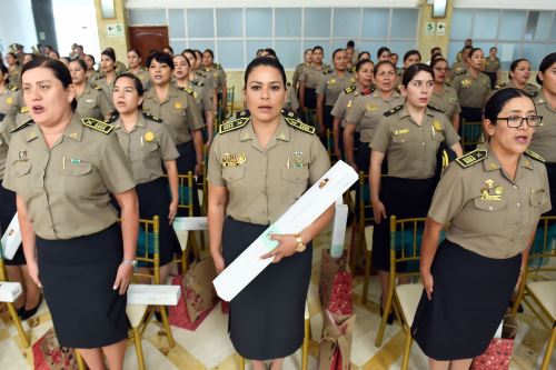 Ministerio del Interior rinde homenaje a la mujer policía en su día