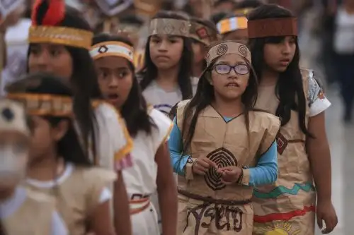 Pasacalle en Supe Puerto por el 20 aniversario de las investigaciones en Áspero. ANDINA/Jhonel Rodríguez Robles