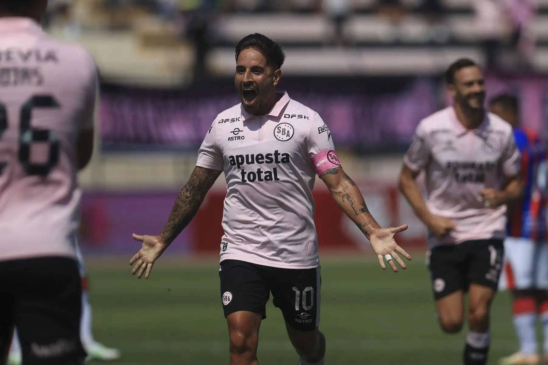 Sport Boys enfrenta a Alianza Universidad de Huánuco por el Torneo Apertura. El partido se realiza en el estadio Miguel Grau del Callao. En la imagen, el jugador de Sport Boys,Alejandro Hohberg celebra su gol.
Foto: ANDINA/Jhonel Rodríguez Robles