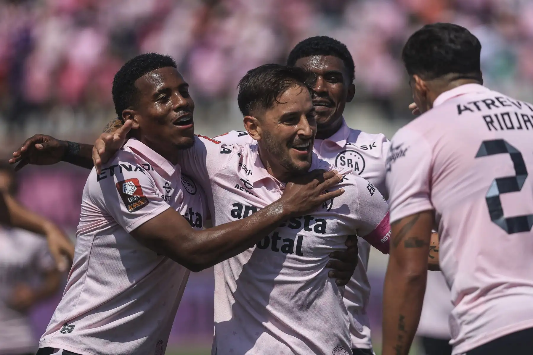 Sport Boys enfrenta a Alianza Universidad de Huánuco por el Torneo Apertura. El partido se realiza en el estadio Miguel Grau del Callao. En la imagen, el jugador de Sport Boys,Alejandro Hohberg celebra su gol.
Foto: ANDINA/Jhonel Rodríguez Robles