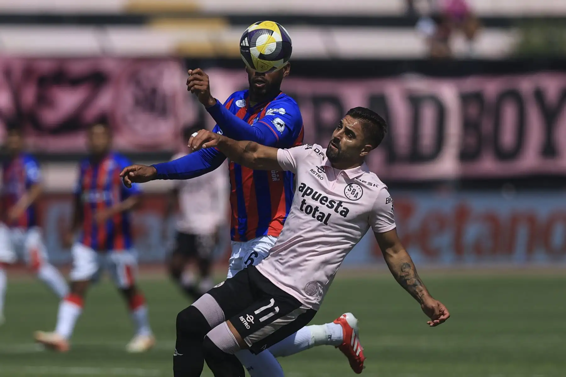 Sport Boys enfrenta a Alianza Universidad de Huánuco por el Torneo Apertura. El partido se realiza en el estadio Miguel Grau del Callao. En la imagen, el jugador de Sport Boys, Luis Urruti.Foto: ANDINA/Jhonel Rodríguez Robles