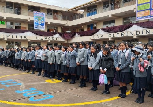 La Gerencia Regional de Educación (Geredu) Cusco verifica el cumplimiento de la flexibilidad en el horario de ingreso y salida de estudiantes de colegios estatales y privados, ante el inicio de la temporada de bajas temperaturas en la región. ANDINA/Difusión
