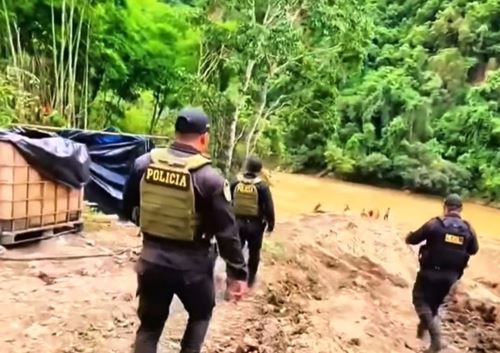 La Policía Nacional ejecuta operativos de interdicción contra la minería ilegal en Cajamarca, una actividad que está creciendo en diversas provincias de esta región. ANDINA/Difusión