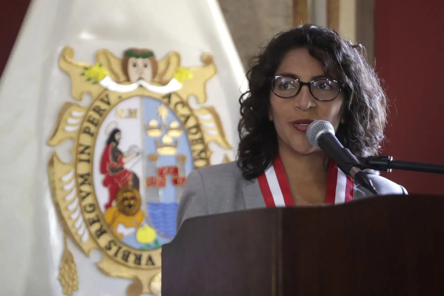 La Universidad Nacional Mayor de San Marcos otorga la “Medalla Sanmarquina” a 6 personalidades egresados cuyas trayectorias personales y profesionales encarnan los valores institucionales, en el marco de sus celebraciones por su 474 aniversario. En la imagen, la abogada Leslie Carol Urteaga Peña, ministra de Desarrollo e Inclusión Social.
Foto: ANDINA/Eddy Ramos