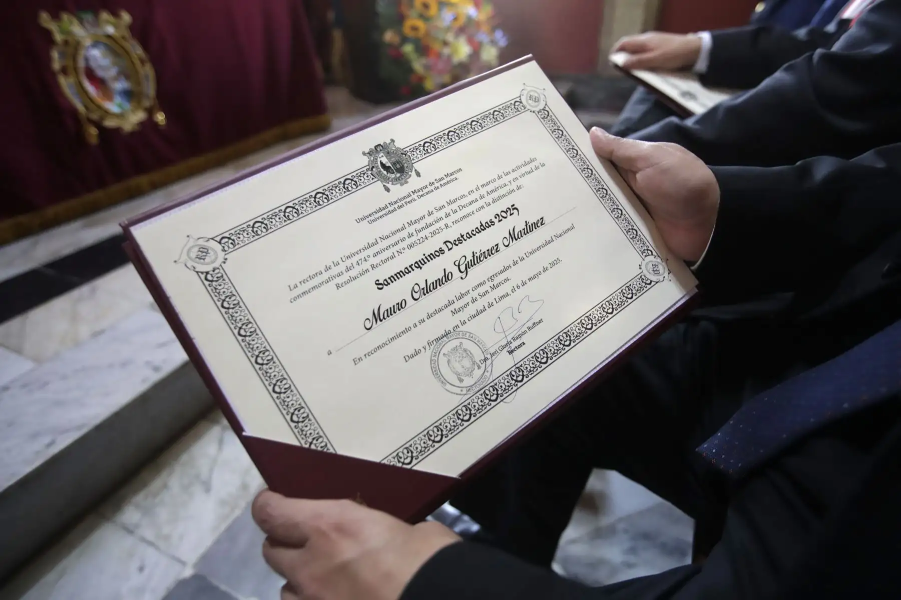 La Universidad Nacional Mayor de San Marcos otorga la “Medalla Sanmarquina” a 6 personalidades egresados cuyas trayectorias personales y profesionales encarnan los valores institucionales, en el marco de sus celebraciones por su 474 aniversario. En la imagen, el magister Mauro Orlando Gutiérrez Martínez, presidente ejecutivo de la SUNASS.
Foto: ANDINA/Eddy Ramos
