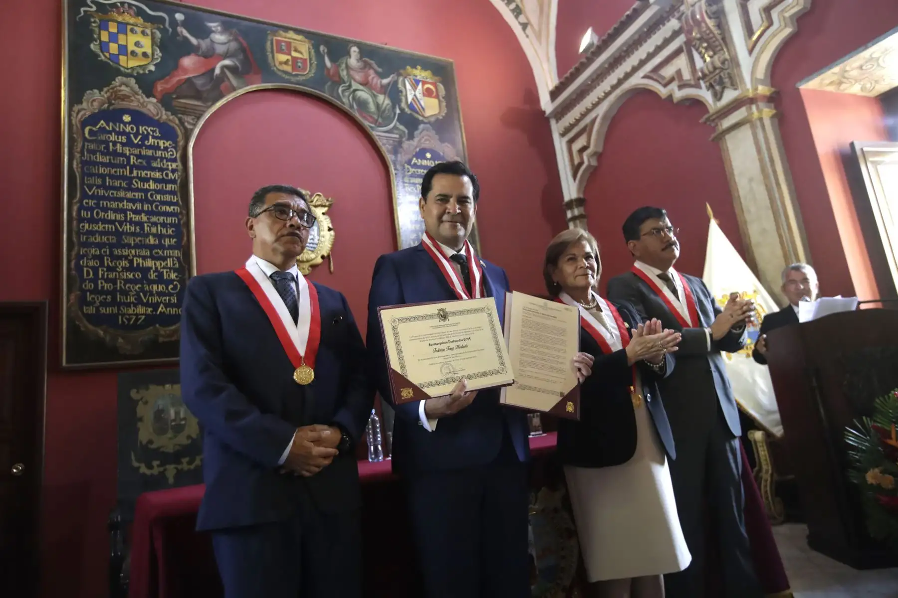 La Universidad Nacional Mayor de San Marcos otorga la “Medalla Sanmarquina” a 6 personalidades egresados cuyas trayectorias personales y profesionales encarnan los valores institucionales, en el marco de sus celebraciones por su 474 aniversario. En la imagen, el magister Teodoro Federico Tong Hurtado, presidente del Instituto Peruano del Deporte.
Foto: ANDINA/Eddy Ramos