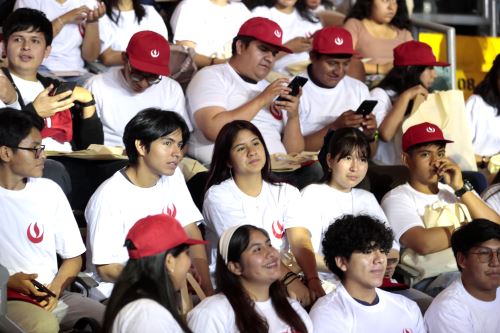 La presidenta de la república, Dina Boluarte, afirmó que apostar por la juventud es la única garantía para convertir al Perú en una patria grande y que pueda competir mundialmente. Foto: ANDINA/ Vidal Tarqui