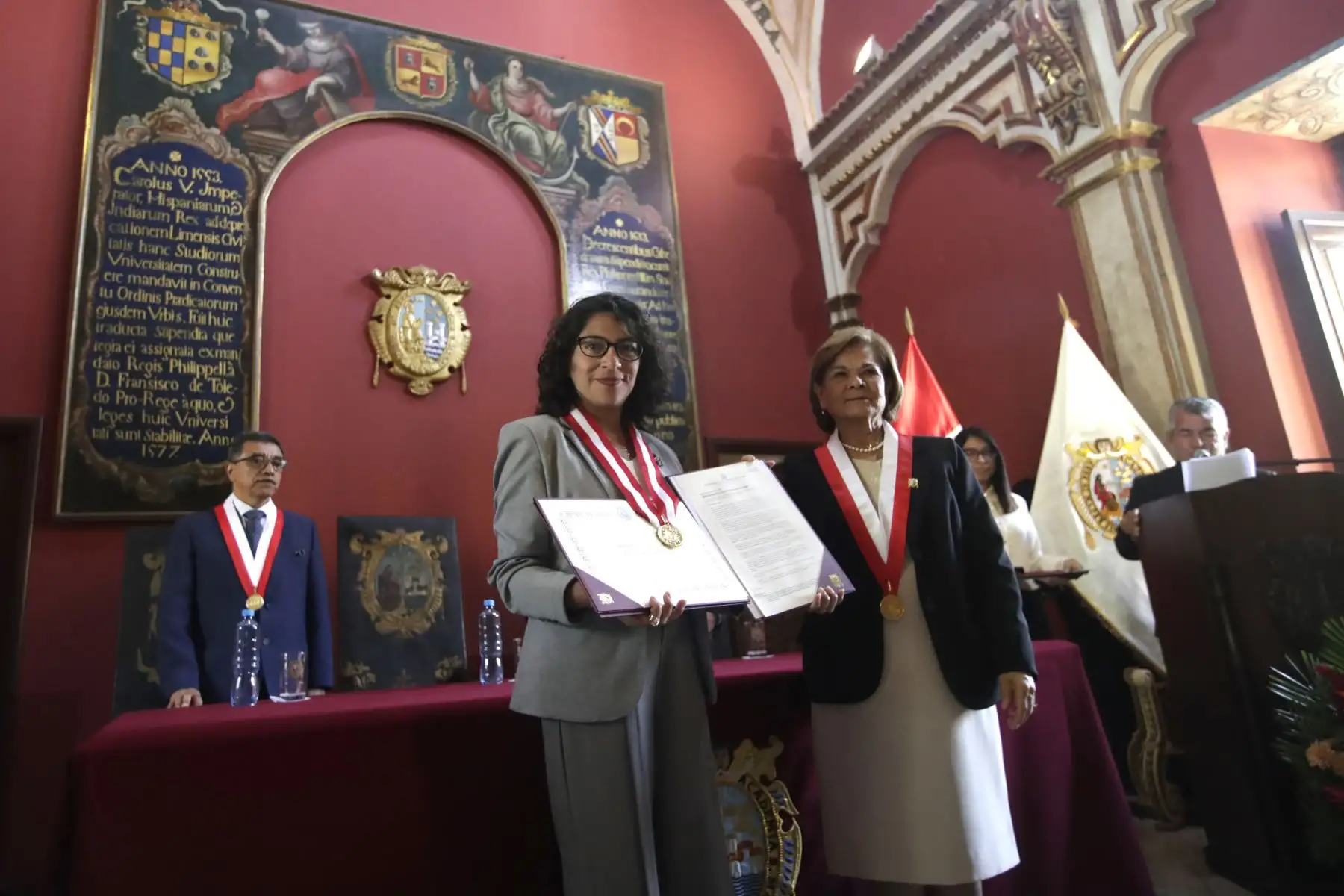 La Universidad Nacional Mayor de San Marcos otorga la “Medalla Sanmarquina” a 6 personalidades egresados cuyas trayectorias personales y profesionales encarnan los valores institucionales, en el marco de sus celebraciones por su 474 aniversario. En la imagen, la abogada Leslie Carol Urteaga Peña, ministra de Desarrollo e Inclusión Social.
Foto: ANDINA/Eddy Ramos