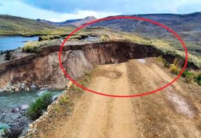 Lluvias intensas provocaron el desborde de represa y provocaron caída de plataforma  que conduce a Caylloma, región Arequipa.