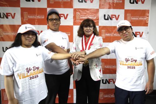 Universidad Villarreal premia a primeros puestos de su examen de admisión 2025