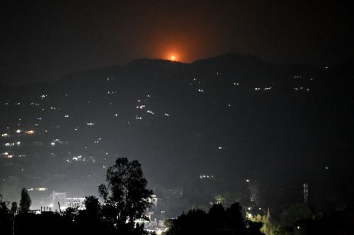 La India bombardea supuestas bases terroristas en Pakistán