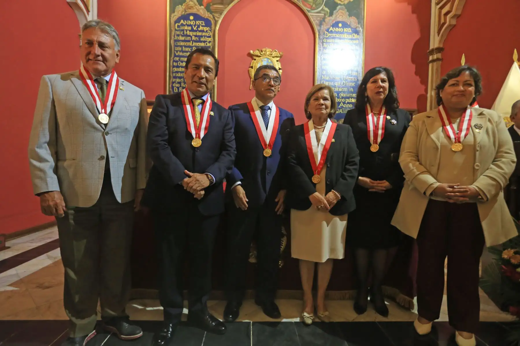 En el marco de su 474 aniversario, la Universidad Nacional Mayor de San Marcos (UNMSM) otorgó la “Medalla Sanmarquina” a distinguidas personalidades del sector público como la presidenta del Poder Judicial, la ministra de la Mujer y Poblaciones Vulnerables, el presidente del Directorio de PetroPerú, y el presidente Ejecutivo de INACAL. FOTO: ANDINA/Héctor Vinces