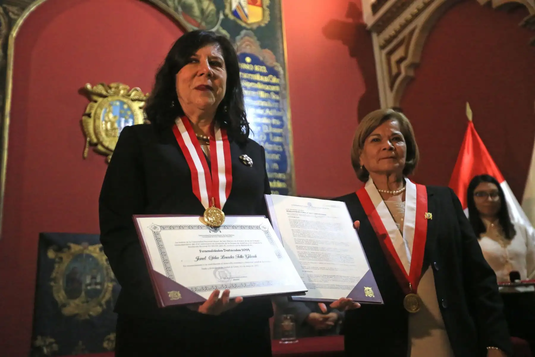 En el marco de su 474 aniversario, la Universidad Nacional Mayor de San Marcos (UNMSM) otorgó la “Medalla Sanmarquina” a distinguidas personalidades del sector público como la presidenta del Poder Judicial, la ministra de la Mujer y Poblaciones Vulnerables, el presidente del Directorio de PetroPerú, y el presidente Ejecutivo de INACAL. FOTO: ANDINA/Héctor Vinces