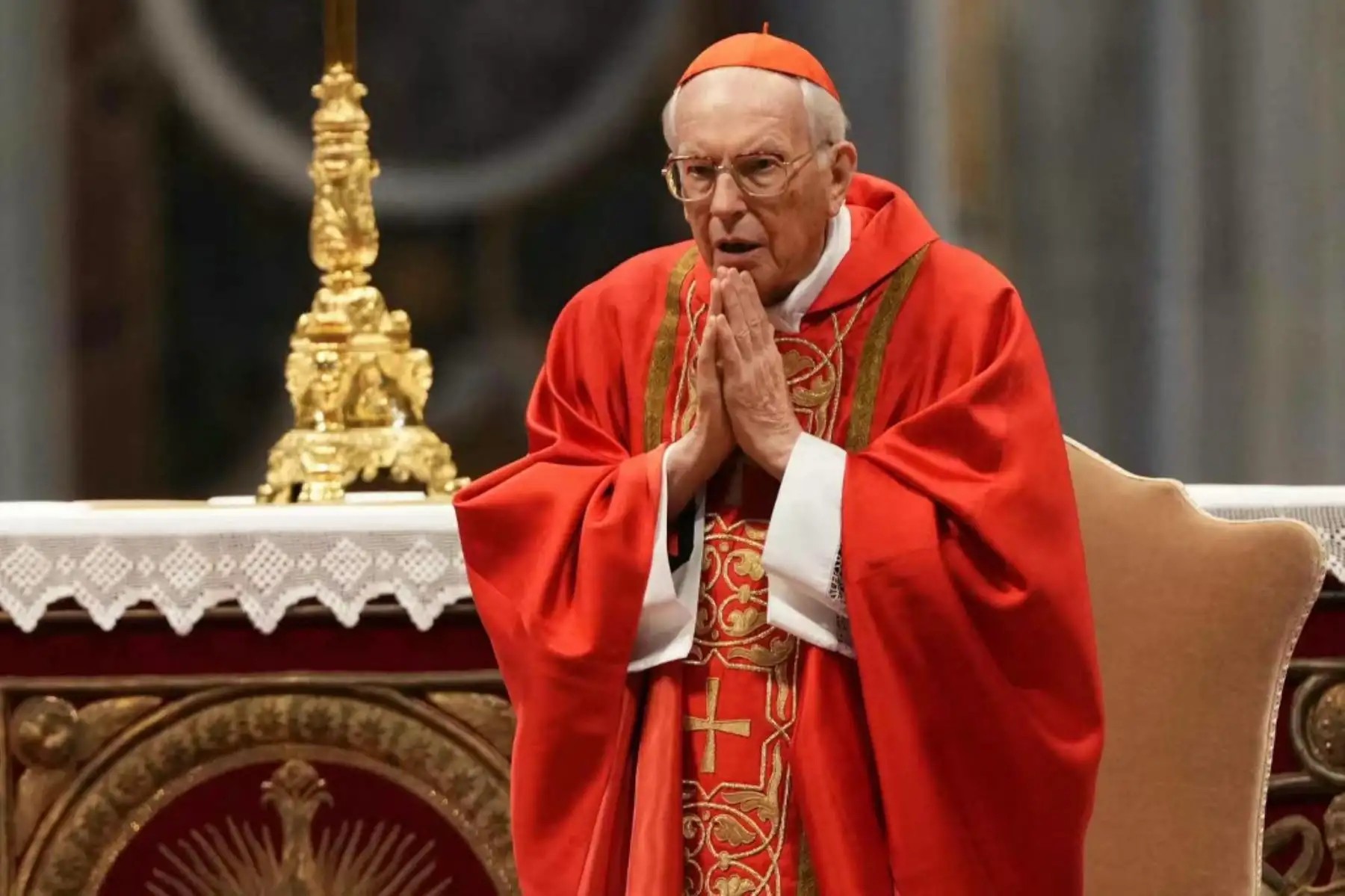 Cardenales durante una misa previa al inicio del cónclave para la elección del Pontífice, en la Basílica de San Pedro del Vaticano. Foto: AFP