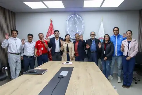 IPD y Gore Ayacucho coordinan acciones estratégicas para garantizar el éxito de los Juegos Bolivarianos 2025