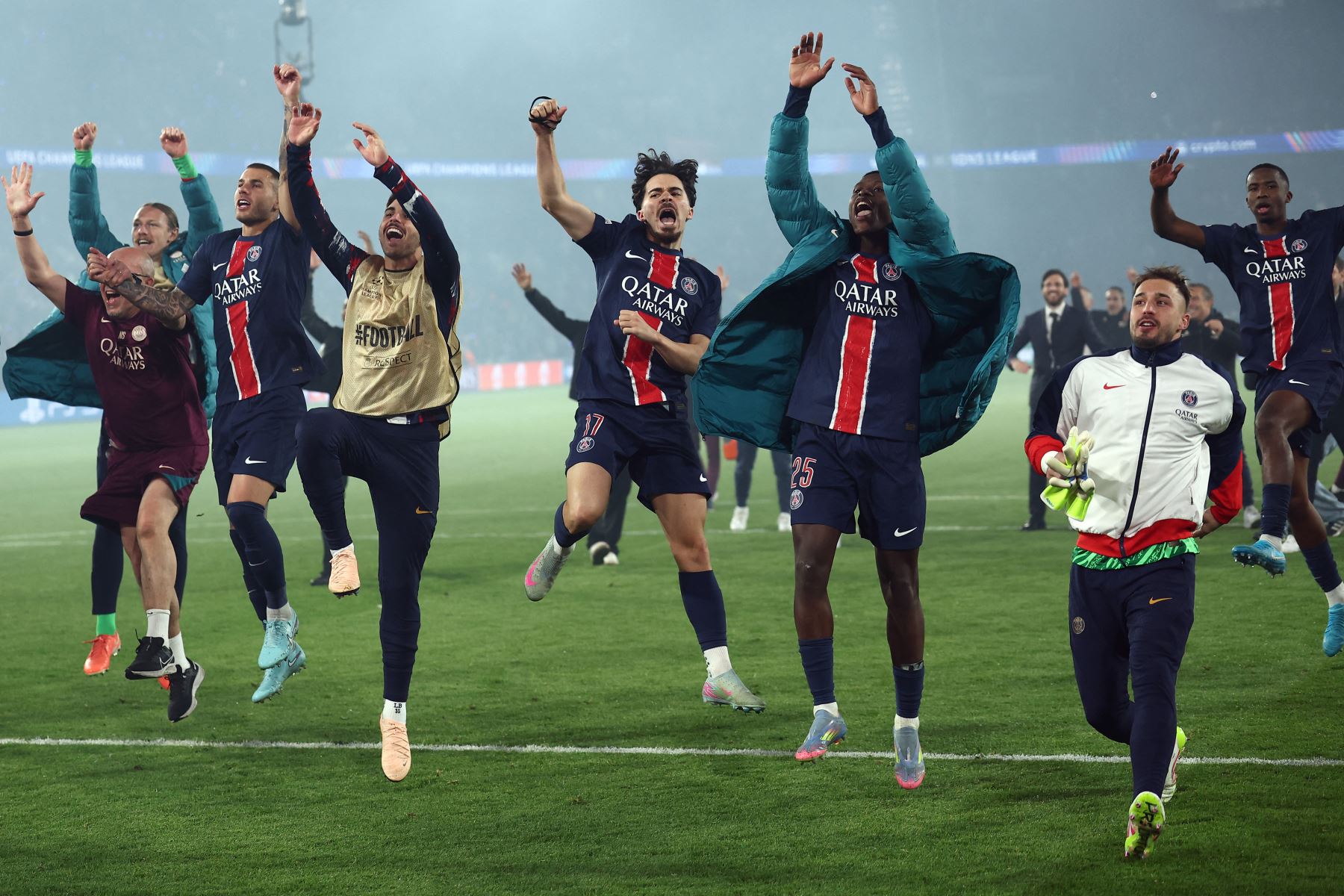 Los jugadores del PSG celebran su victoria sobre Arsenal y su pase a la final de la Champions League. Foto: AFP