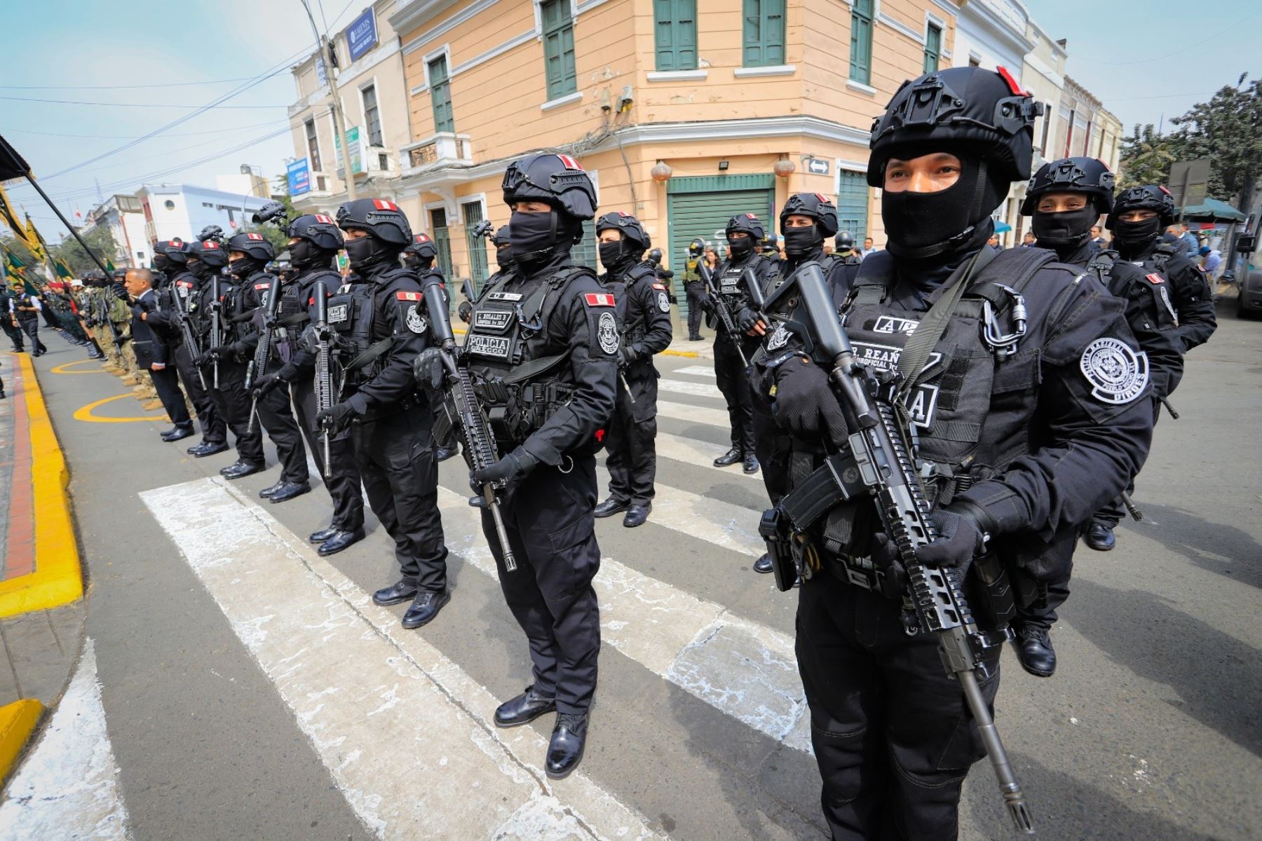 En el contexto del plan Perú Seguro, esta estrategia persigue a las bandas criminales dedicadas a la extorsión, sicariato, tráfico de drogas, entre otros delitos. Foto: Mininter