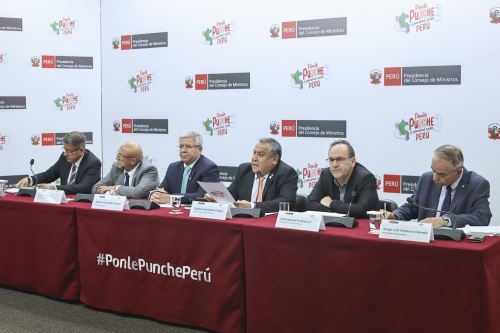 Seis ministros de Estado ofrecieron una conferencia de prensa para dar a conocer medidas adoptadas. Foto: ANDINA/Difusión