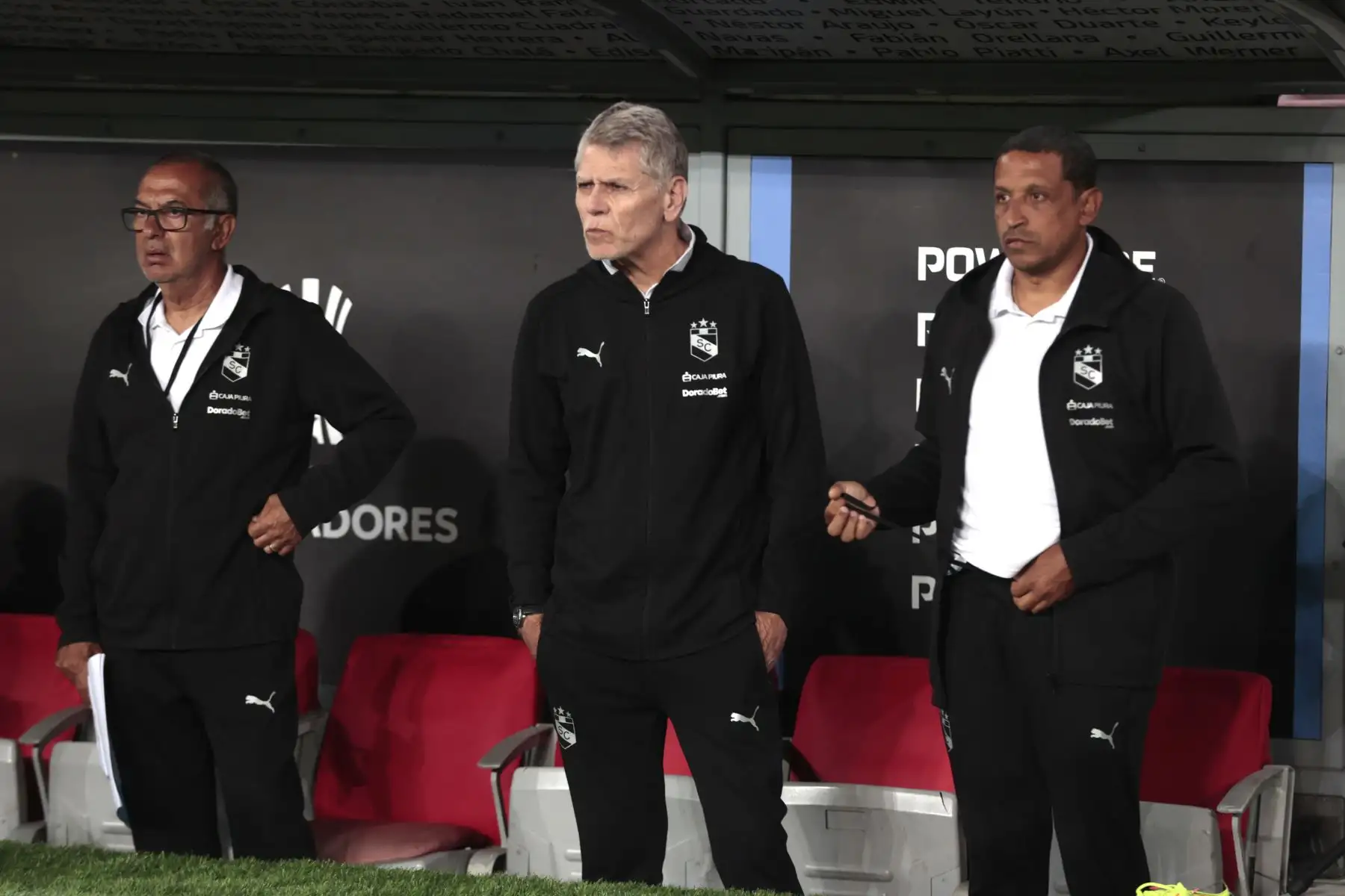 Paulo Autuori, director técnico de Sporting Cristal durante el partido, con Club Bolívar de la Paz en el Estadio Nacional de Lima, en la fase de grupos de la Copa Conmebol Libertadores 2025. Foto: ANDINA/Vidal Tarqui
