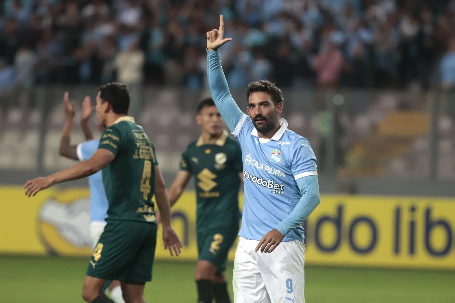 Martín Cauteruccio Rodríguez, celebra el primer y segundo gol, Sporting Cristal le gana 2-1 al Bolívar en el Estadio Nacional de Lima, en la fase de grupos de la Copa Conmebol Libertadores 2025, el miércoles 7 de mayo. Foto: ANDINA/Vidal Tarqui