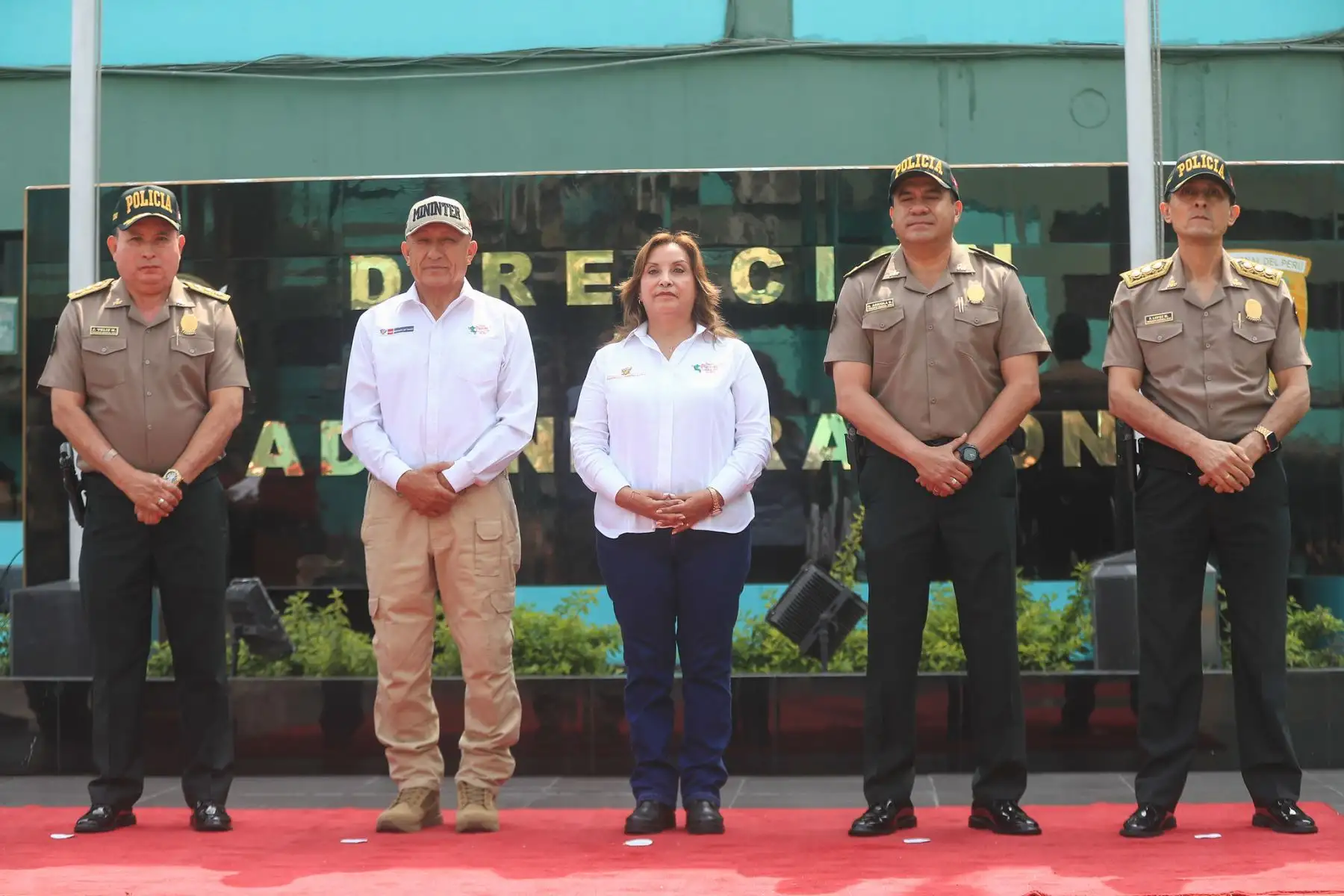 El Ministerio del Interior hace entrega de 700 fusiles de asalto para la Policía Nacional del Perú - PNP. Este es el primer lote de fusiles adquiridos, que forma parte de
una adquisición total de más de 7,000 unidades que se adquirir a
lo largo de 2025. El objetivo es reforzar la seguridad pública y el
orden interno mediante el fortalecimiento de la capacidad
operativa de la PNP. Foto: ANDINA/Prensa Presidencia