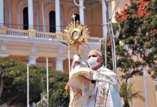 Robert Prevost fue obispo de Chiclayo durante varios años y en sus primeras palabras como papa León XIV le dedicó un saludo en español a la Diócesis de Chiclayo. ANDINA/Difusión