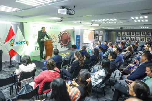 El ministro Angel Manero participó en foro sobre cacao y café organizado por Adex. Foto: MIDAGRI/Difusión.