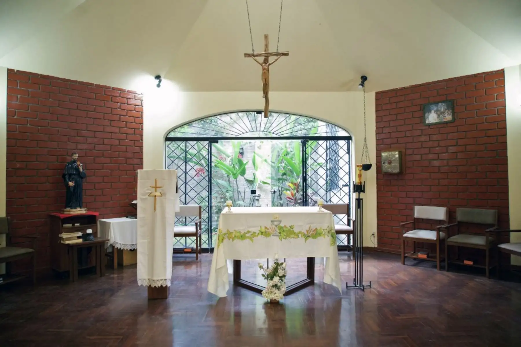 Capilla del convento agustino de Santo Tomás de Villanueva, donde Robert Francis Prevost, quien se convirtió en el Papa León XIV el 8 de mayo de 2025, vivió entre 1988 y 1998 en Trujillo, región La Libertad. Foto: AFP