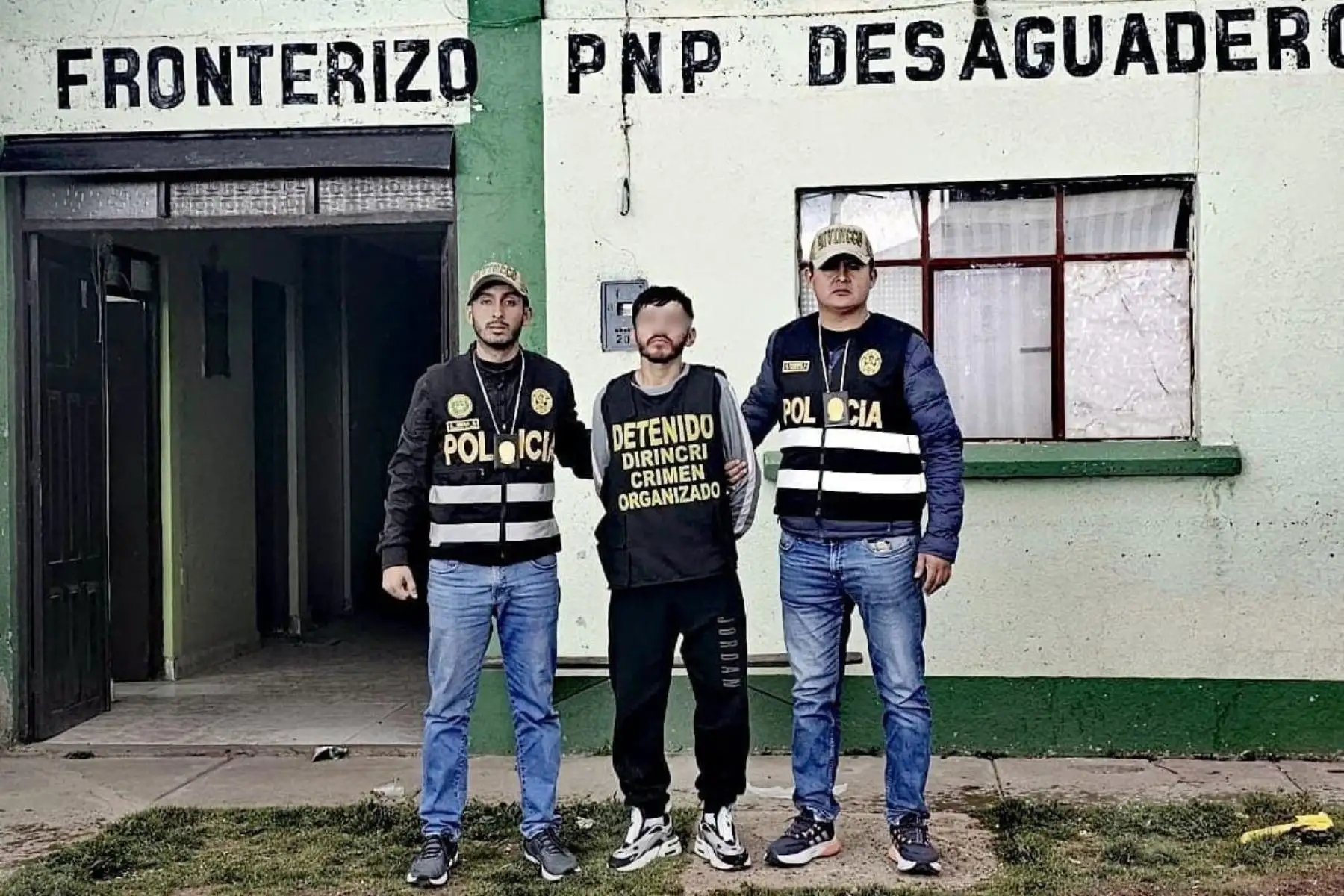 La División de Investigación Contra el Crimen Organizado de la Dirincri capturó, en la frontera con Bolivia, al sicario "El Italiano", autor del homicidio del cantante Paul Flores (Armonía 10), el excongresista Medelius y más víctimas. Foto: PNP
