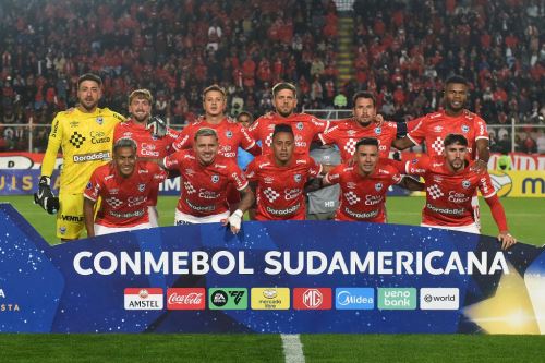 Cienciano consiguió un contundente triunfo por 4-0 sobre Deportes Iquique de Chile. Foto: AFP