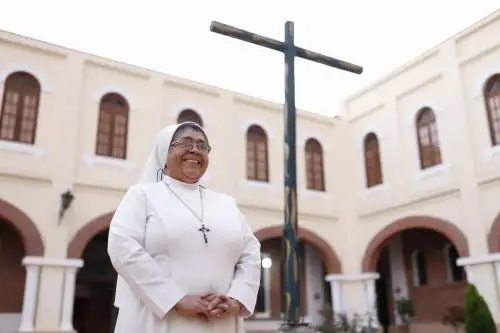Sor Margarita Ramos Chanduví durante una entrevista este jueves, en el convento Casa Madre Santa Teresita de la Congregación Canonesas de la Cruz, en Lima (Perú). Foto: EFE
