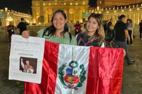 Guadalupe y Ambar, peruanas en Roma, no dudaron en expresar su orgullo por el sumo pontífice nacionalizado peruano. Foto: BBC