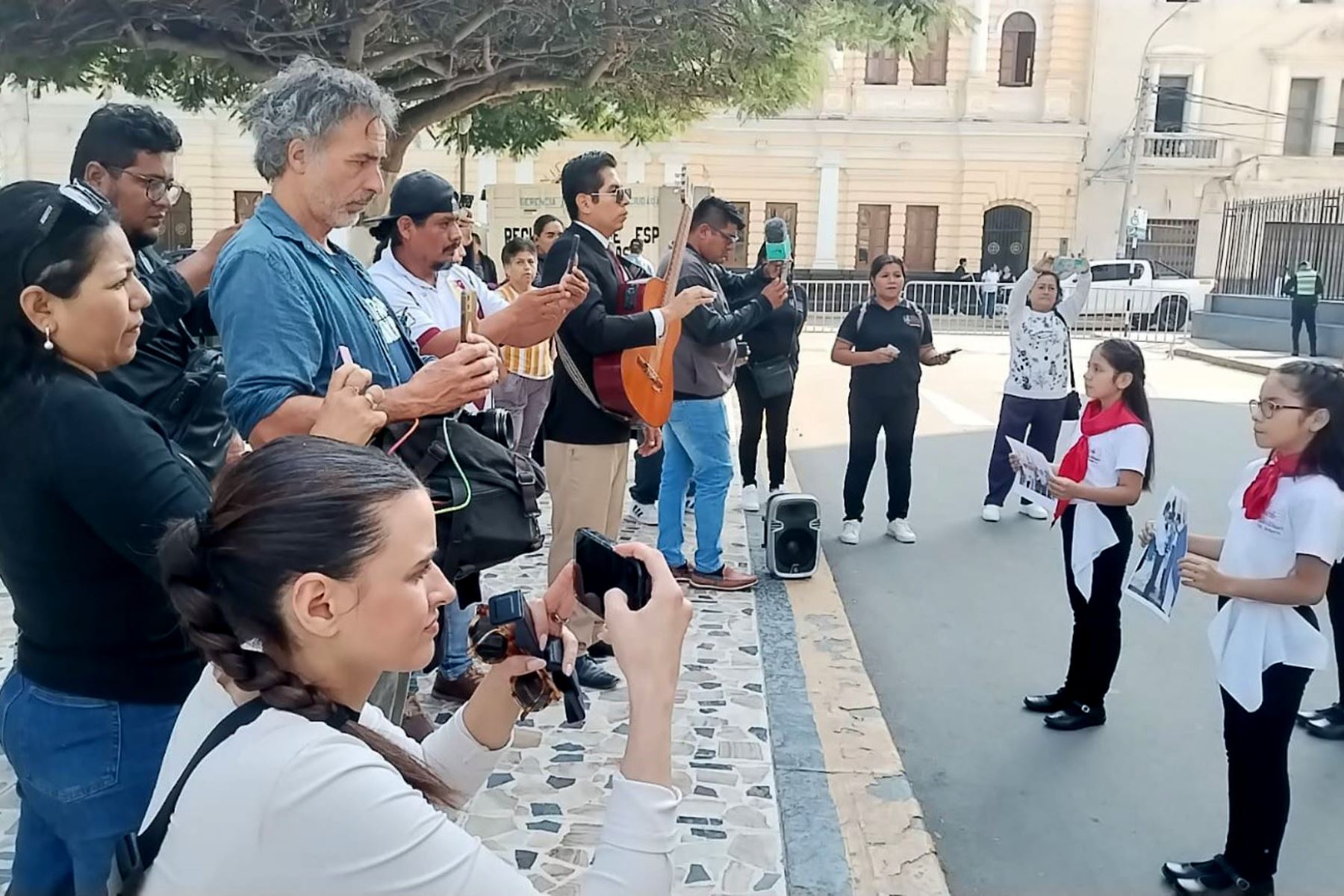 Periodistas de diversos medios internacionales se encuentran en Chiclayo para cubrir la historia del nuevo papa León XIV durante su paso como obispo de Chiclayo. ANDINA/Difusión
