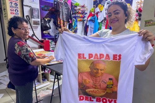 Emporio de Gamarra, lanza al mercado polos con el imagen del papa León XIV
