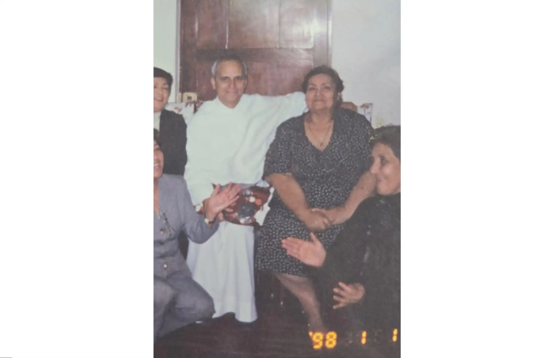 Ana Paula Mendoza Castillo supo a los 30 años que había sido bautizada por un papa. Tenía dos años de edad cuando el sacerdote Robert Prevost, hoy convertido en el Sumo Pontífice de la iglesia Católica, la ungió con dicho sacramento en la capilla Nuestra Señora Madre de la Iglesia, actual parroquia de Santa Rita de Cascia, en Trujillo, región La Libertad. Foto: Milagritos Castillo