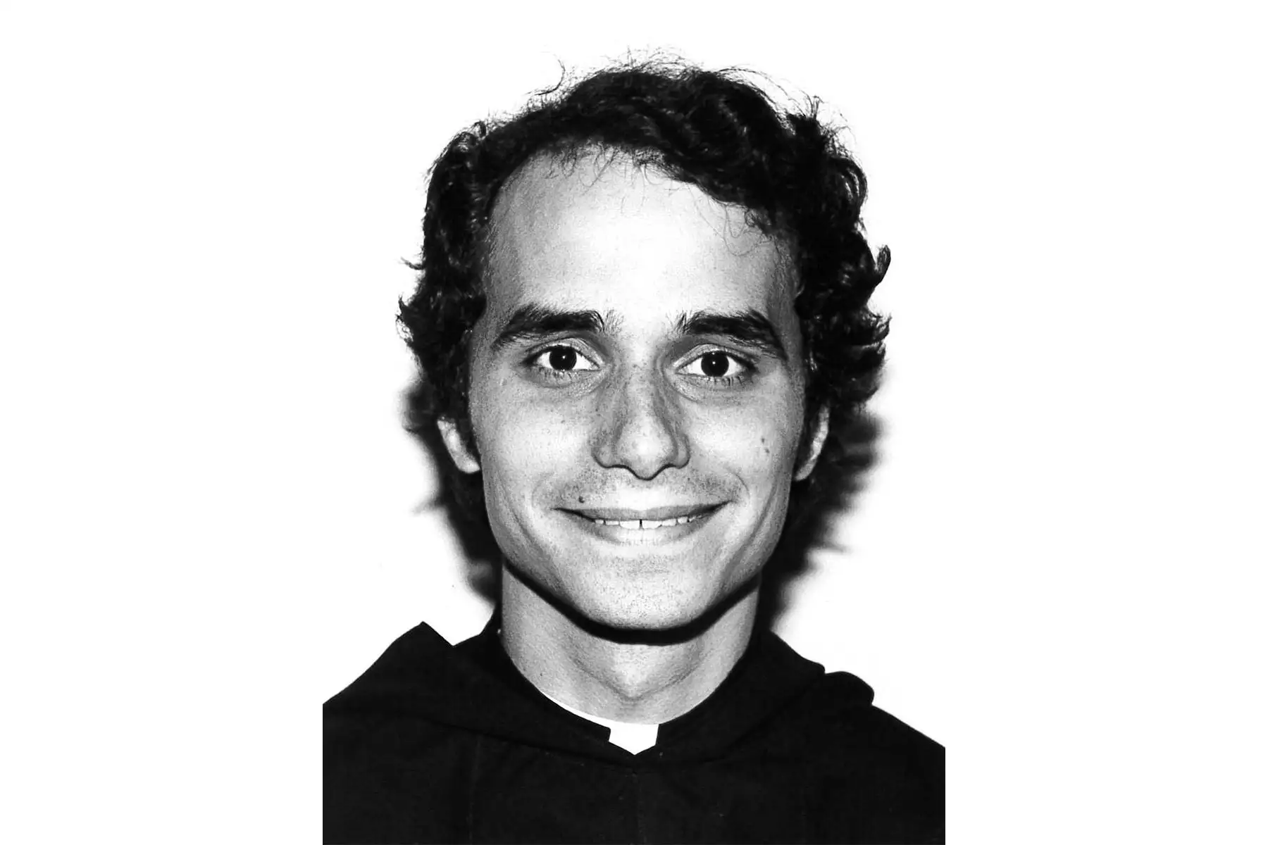 En esta fotografía sin fecha se muestra a Robert Francis Prevost, el recién electo Papa León XIV, en sus años de juventud en los Estados Unidos. Foto: Provincia Agustiniana de Nuestra Madre del Buen Consejo / EFE