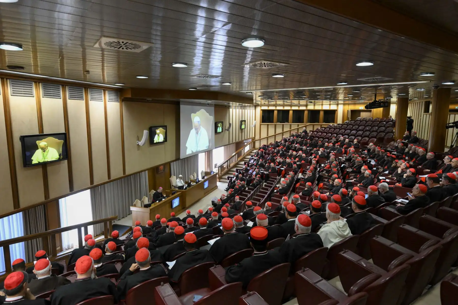 Papa León XIV durante una reunión con cardenales en el Vaticano. (Foto de Mario Tomassetti / VATICAN MEDIA / AFP)