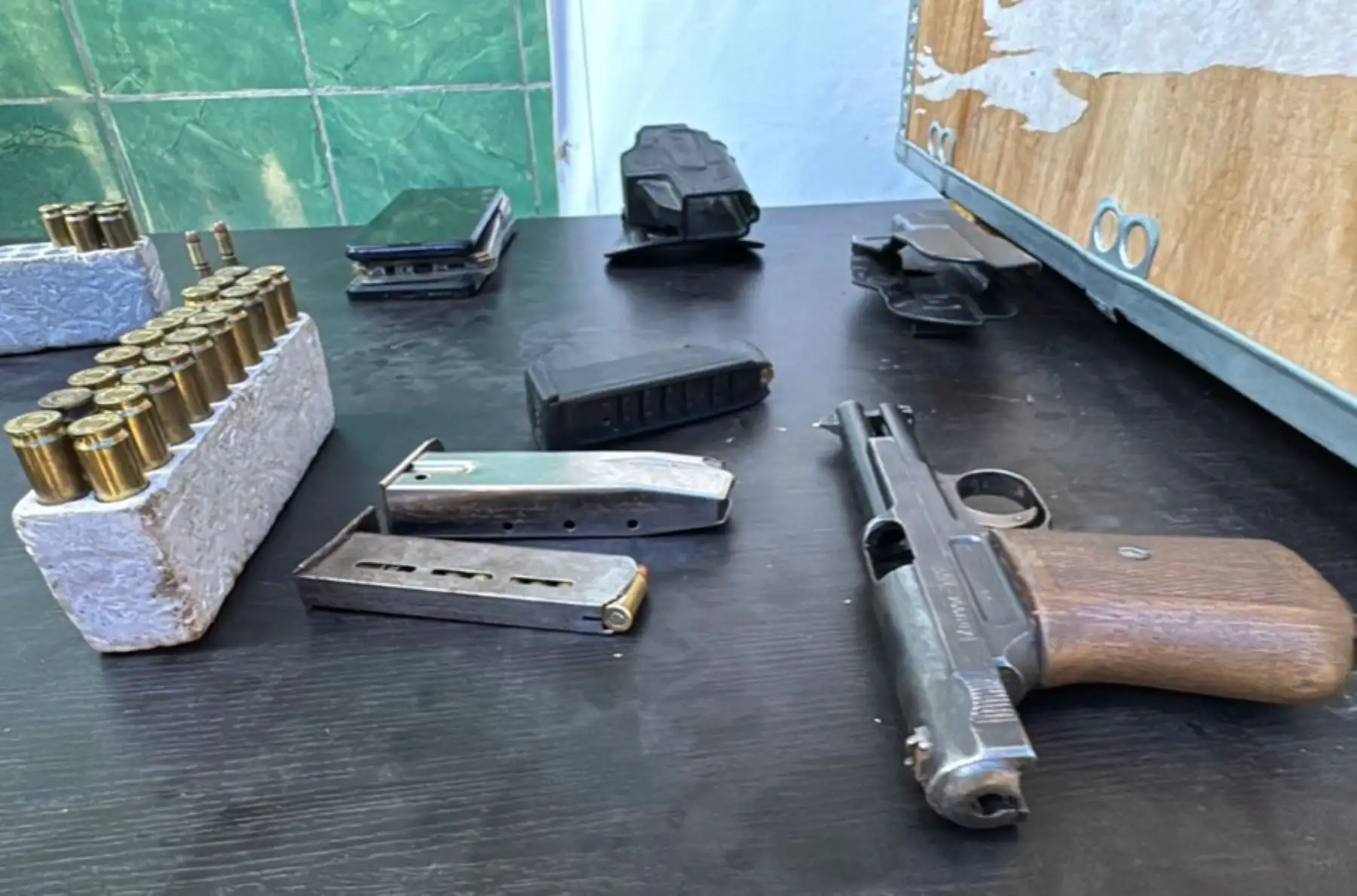 Como parte de los operativos desplegados en el distrito y provincia de Pataz, en la región La Libertad, agentes de la Policía Nacional del Perú (PNP) incautaron una importante cantidad de armas de largo alcance y municiones en el centro poblado de Suyubamba.
